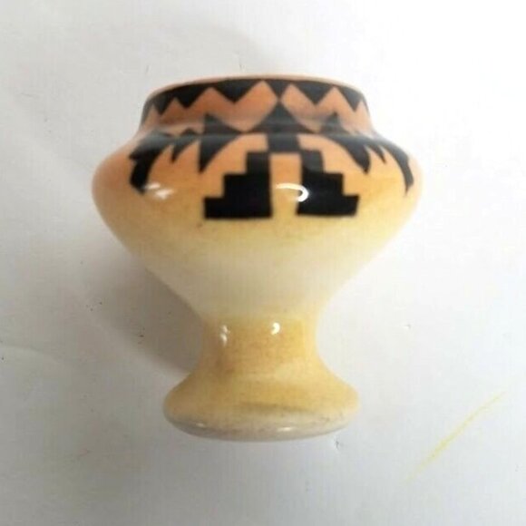Navajo Miniature Pottery 2" Vase Vintage 87 Signed Yellowhair USA Tan Black - Picture 3 of 9